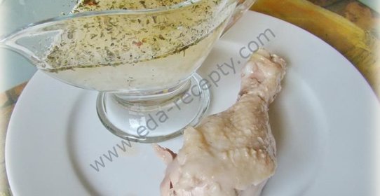 Отварная курица с чесночным соусом