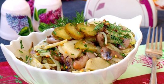 Картофельный салат с фасолью и шампиньонами