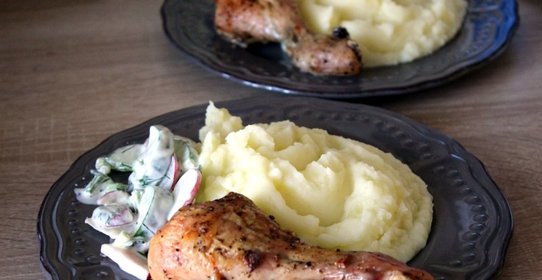 Куриные голени, запеченные с базиликом и чесноком