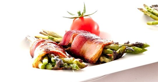 Спаржа с ветчиной