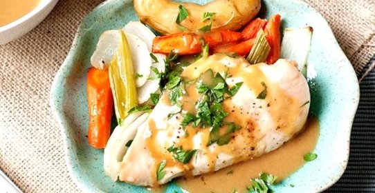 Курица с овощами под соусом