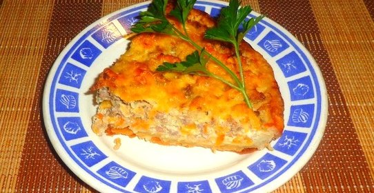 Открытый пирог с фаршем и овощами