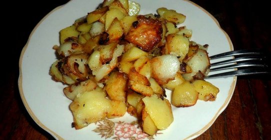 Жареный картофель с репчатым луком