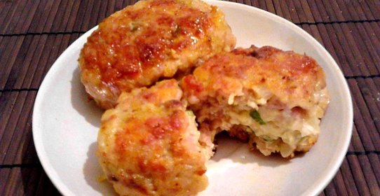 Свиные котлеты с начинкой