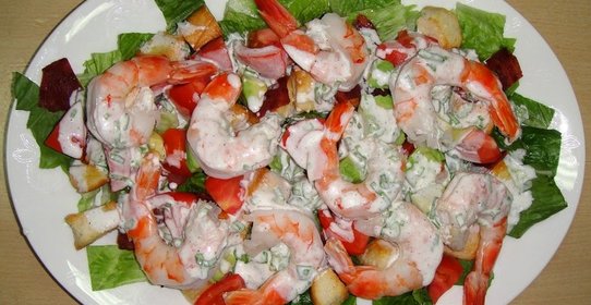 Клубный салат с креветками