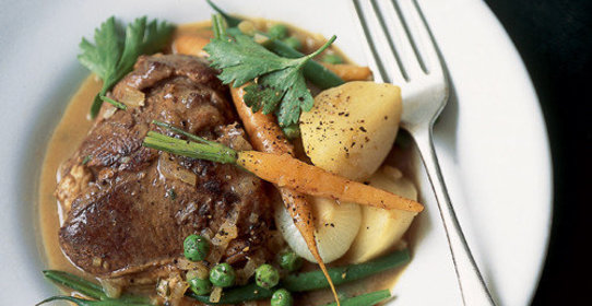 Наварен с ягненком, весенними овощами и травами