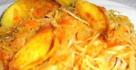 Капуста тушеная с картофелем
