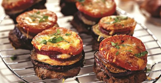 Баранина с баклажанами и помидорами