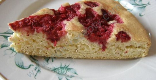 малиновая шарлотка с малиной