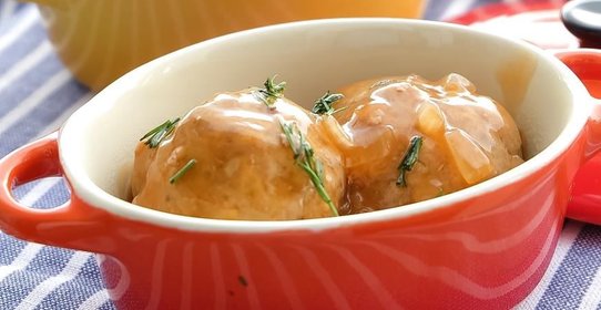 Мясные фрикадельки в пикантном томатном соусе