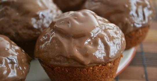 Банановые маффины с шоколадом