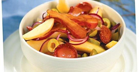Картофельный салат с копченостями
