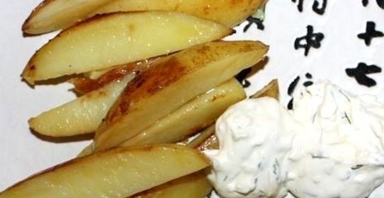 Картофель по-деревенски под соусом