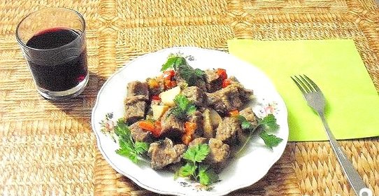 Гуляш из телятины на Новый год