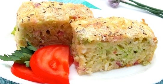 Наливной капустный пирог с беконом