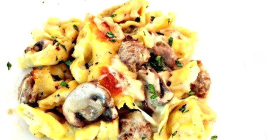 Колбаса с грибами и тортеллини