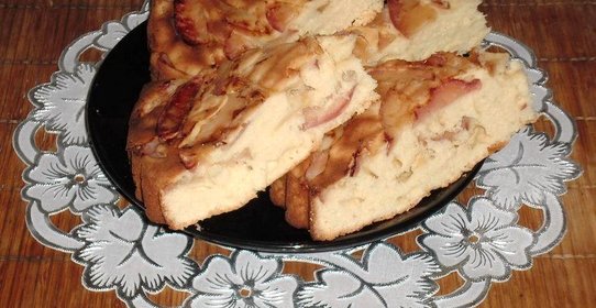 Шарлотка яблочная