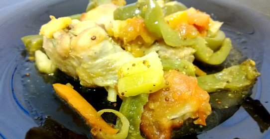 Курица с овощами в кисло-сладком соусе