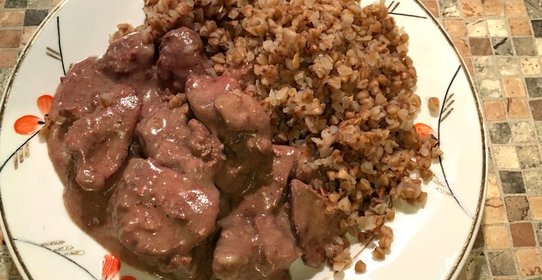 Куриная печень в молочном соусе