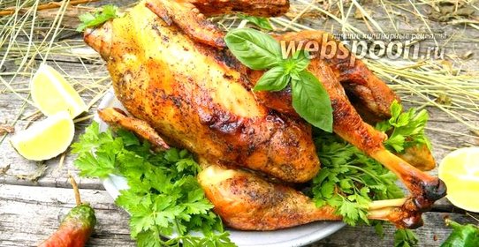 Курица на сене