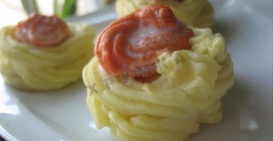 Картофельные корзинки с рыбным муссом