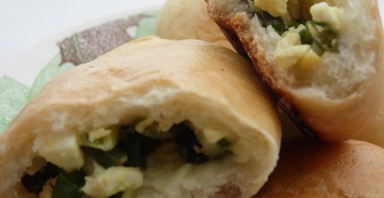 Пирожки с луком и яйцом
