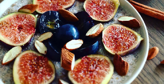 Пудинг с семенами чиа и инжиром