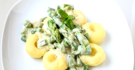 Спаржа в сливочном соусе