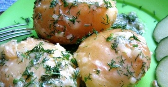 Вареная картошка с чесноком