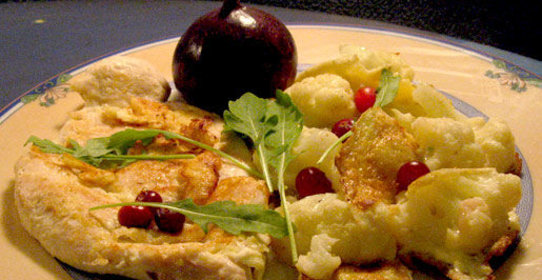 Курица и цветная капуста в омлете