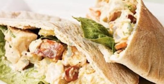 Салат Курица сыр ананас и орехи миндаль