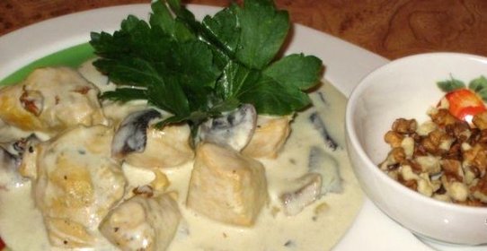 Курица в грибном соусе