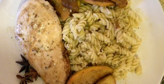 Куриное филе в яблочно-бальзамическом соусе