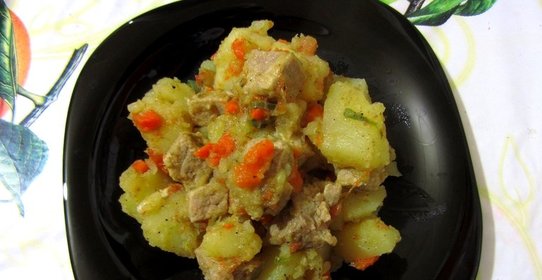 Картофельное рагу со свининой
