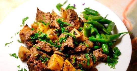 Говядина с айвой