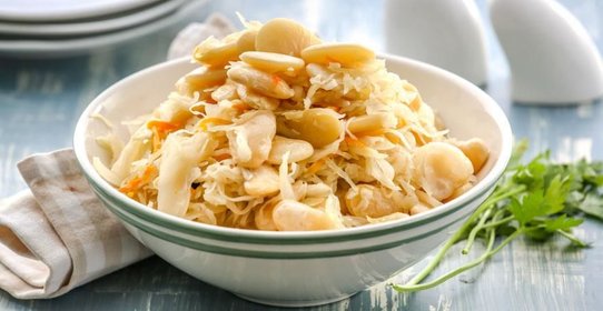 Фасоль с квашенной капустой