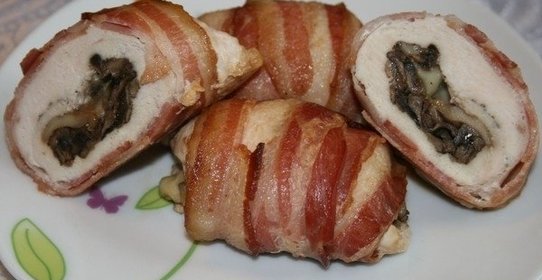 Куриные рулетики с грибами и сыром