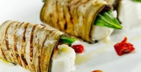 Рулетики из баклажанов с моцареллой unagrande