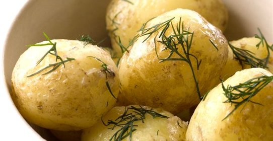 Картофель отварной, с маслом и зеленью