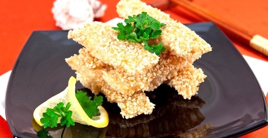 Рыба, жаренная в кунжуте
