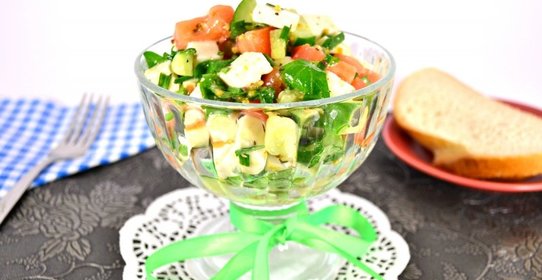 Овощной салат с адыгейским сыром