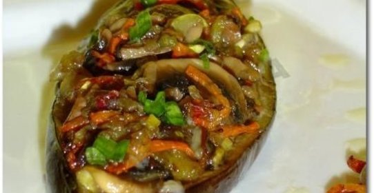 Баклажаны фаршированные запеченные с грибами и кабачками