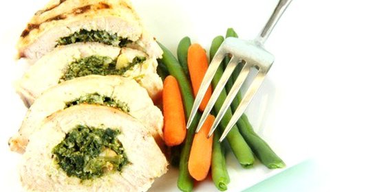 Курица с начинкой из трав