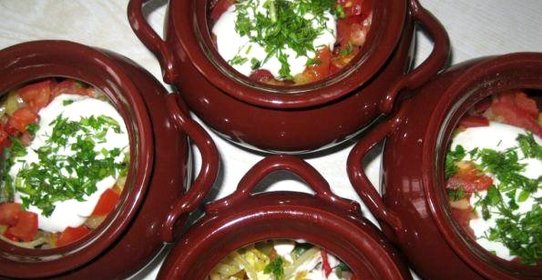 Рагу с мясом и стручковой фасолью в горшочке