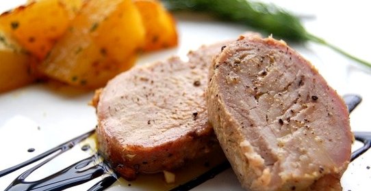 Свинина, запеченная с картошкой