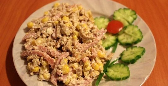 Салат с блинчиками