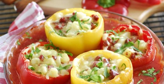 Перцы, фаршированные картофелем и чоризо