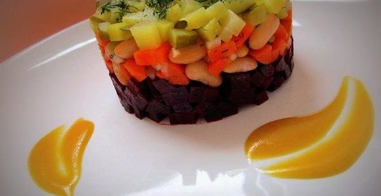 Салат винегрет под одноимённым соусом