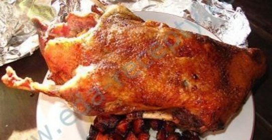 Утка с айвой в духовке