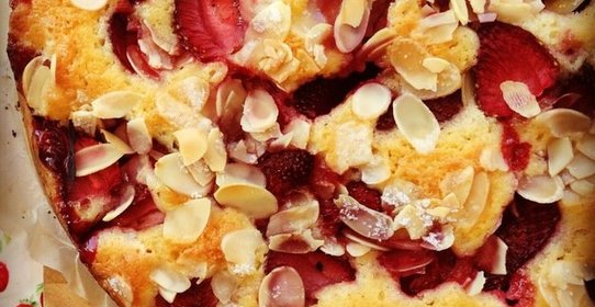 Клубничный пирог с ванилью